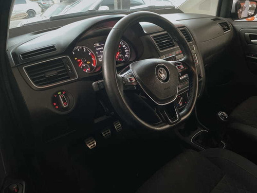 Imagem 5 de 13 de Volkswagen Crossfox 1.6 16v 2015