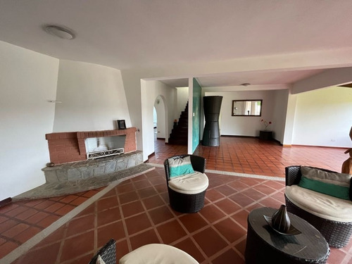 Imagen 8 de 30 de Se Vende Casa Actualizada 500 M2 5h/7b/3p La Boyera