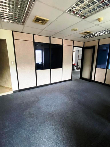 Imagen 10 de 14 de Alquilo Oficina 183,50 M2. Chacao. Av. Francisco De Miranda.