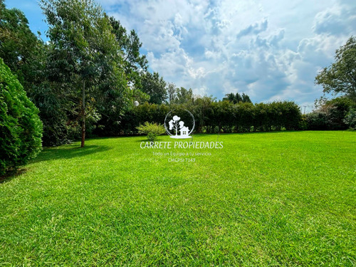 Venta Casa Quinta 2 Dormitorios Barrio Parque Las Lomadas Con Cochera