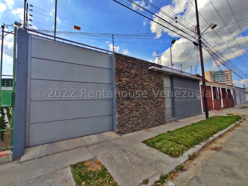 Hermosa Casa Quinta En Venta A Estrenar En Excelente Zona Este Karina Bautista