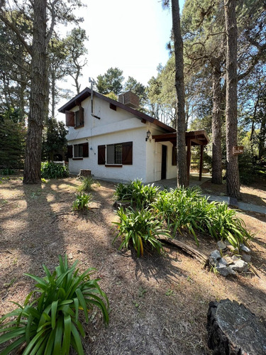 Casa  Los Leños En El  Bosque De Mar Azul C/ Vista A La Reserva. 