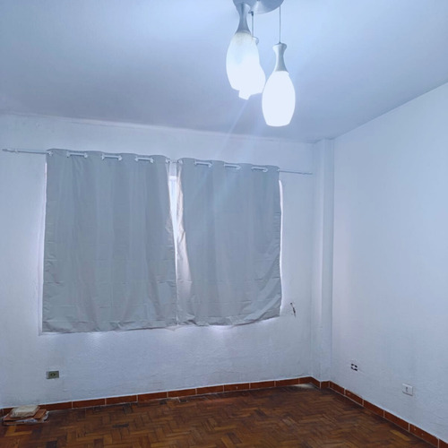 Kitnet A Venda Em Sé Com 30m²