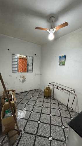 Casa 4 Quartos 2 Banheiros 250m2