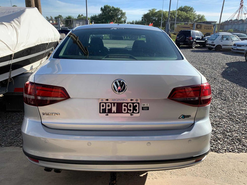 Imagen 5 de 8 de Volkswagen Vento 2.0 Advance 115cv Summer Package 2016