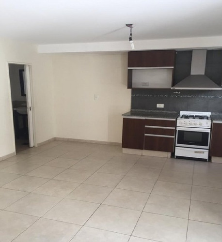 Imagen 4 de 8 de Duplex De 3 Ambientes En Venta, Con Patio