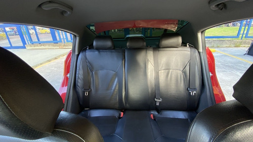 Imagen 15 de 18 de Kia Rio Ub Ex 1.2