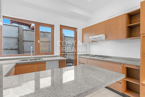 Casa Nueva En Bosques De Montemar, Concón
