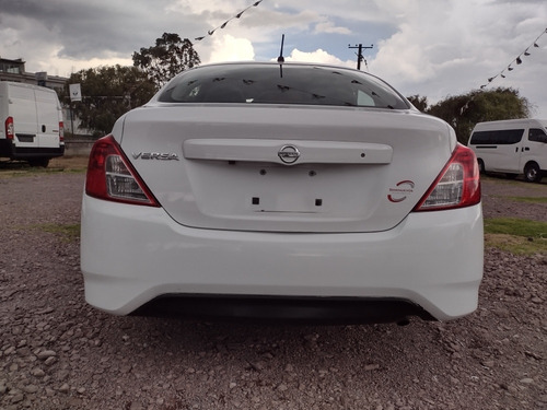Imagen 5 de 14 de Nissan Versa 2018 1.6 Exclusive Navi At