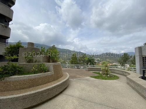 Espectacular Apartamento Con Bella Vista Panorámica En La Tahona. #25-15992
