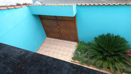 Casa Grande E Espaçosa Com Terraço E Churrasqueira Com Ótima Localização