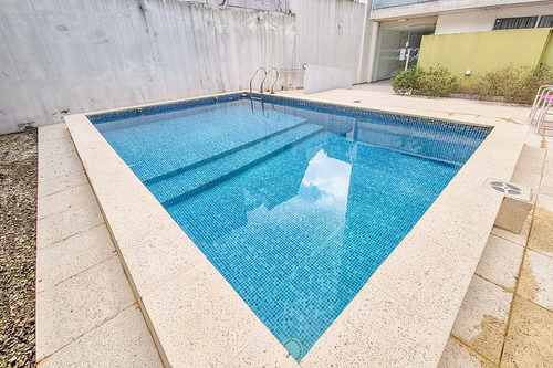 Departamento 2 Ambientes Frente Impecable Luminoso Balcon En Barrio Norte