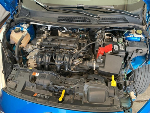 Imagen 11 de 15 de Ford Fiesta 1.6 Se Plus 2016 - Chocado -