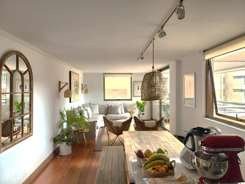 Remodelado Frente Parque Bicentenario. Venta Dueños Directo