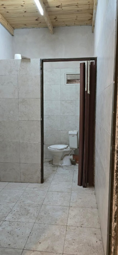 Galpón 1000 M2 C/ Ofi Y Baño - Centenario