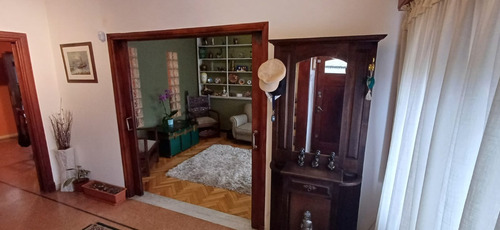 Casa En Venta De Tres Dormitorios En Atahualpa, Montevideo