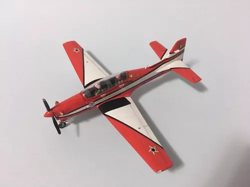 Kit P/ Montar Masterkit 1/72 Avião Tucano T-27, Playtoy Brinquedos