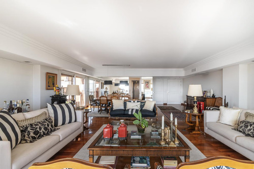 Venta Exclusivo Piso Alto En Palermo (parque Las Heras) - Juncal 3100 Impecable