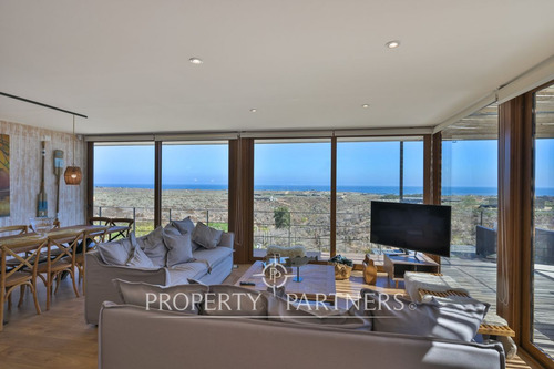 Casa De Ensueño Con Vista Despejada Al Mar En Excl...