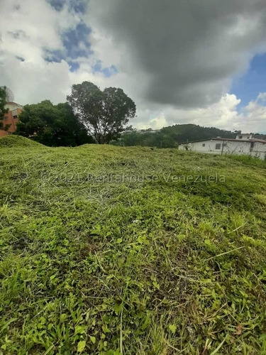 María Vergara Vende: Espectacular Terreno Con Inmejorable Vista, En Los Naranjos Del Cafetal, Para Que Construyas La Casa De Sus Sueños Y De Tu Familia. Cod Rah Mls #22-4048.