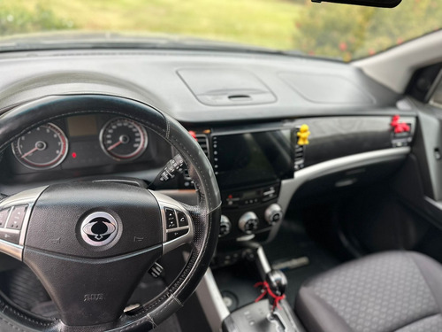 SsangYong Korando At Semi Full 4x2 Gas