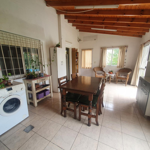 Casa En Caseros - Venta