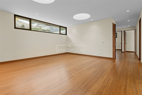 Casa En Arriendo De 7 Dorm. En Lo Barnechea