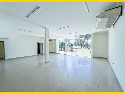 Sobre Av Banzer Inmueble Comercial Con Showroom, Oficinas, Almacén Y Depósitos