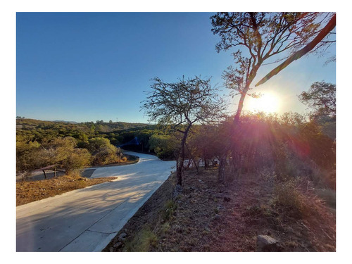 Imagen 1 de 10 de Lote En Lomas Del Cigarral - Plano De 580 M2