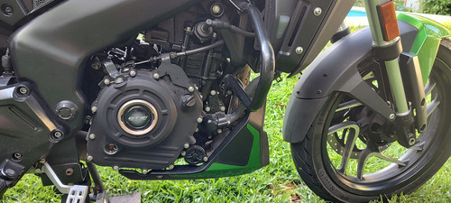 Bajaj Dominar 400 Ug C/accesorios.