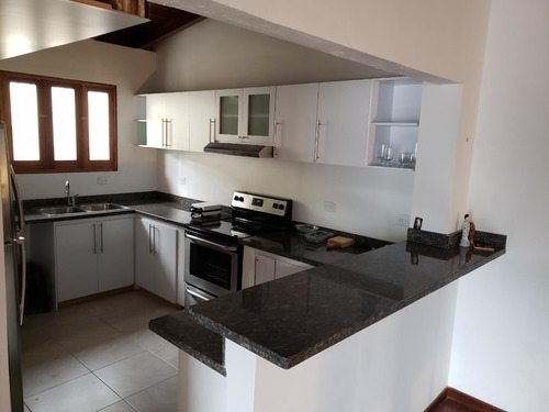 Los Naranjos Del Cafetal Hermosa Vista Calle Privada Vigilancia Tanque 10.000lts Renovada 2 Cocinas 4h/5b/4 Puestos Súper Oportunidad!! Hermosa Vista Oportunidad