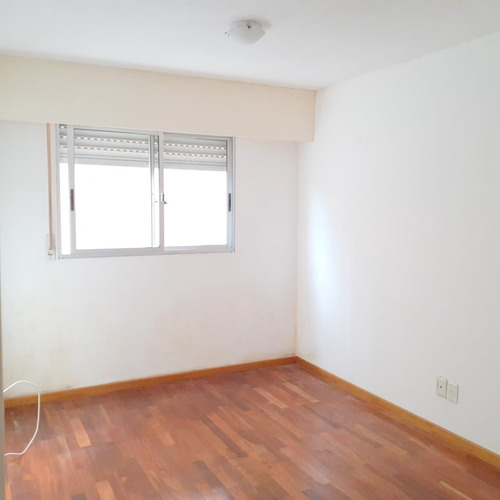 Venta Apartamento Pocitos Soleado Balcón, 2 Dormit., Suite