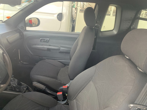 Imagem 11 de 15 de Strada 2018 Cab Estendida Completa Emplacada Sem Detalhes