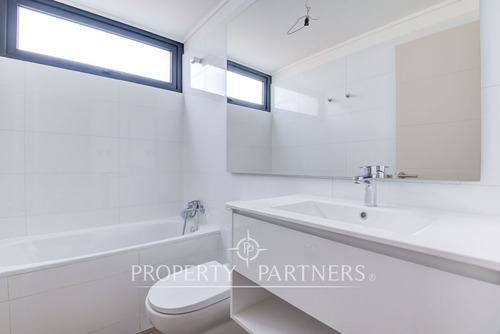 Amplio Townhouse En Excelente Ubicación 4d 3b 2e