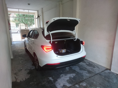 Fiat Cronos 1.8 Precision Pack Premium