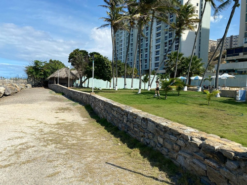 Imagen 25 de 29 de Apartamento En Venta Playa Grande. Mls #23-1619. Yolanda Goncalves