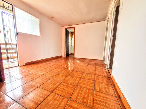 Depto Grande 64m2, 4 Dormitorios, Las Rejas/5 De Abril
