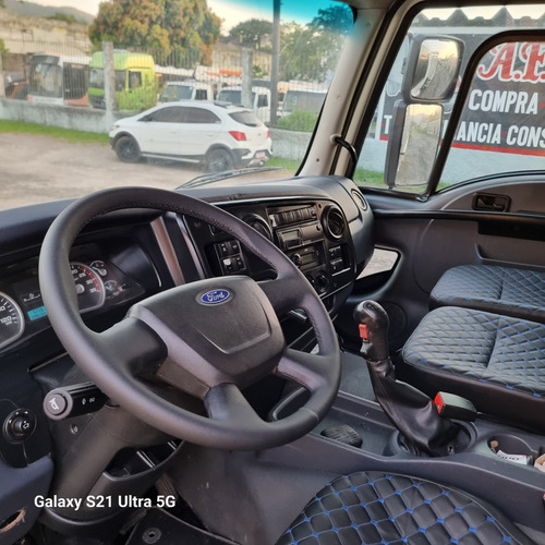 Ford Cargo Modelo 1519 Ano 2014 Na Carroceria Com Ar