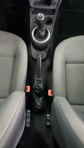 Imagem 8 de 10 de Volkswagen Voyage 1.6 Mi Trend 8v Flex 4p Manual