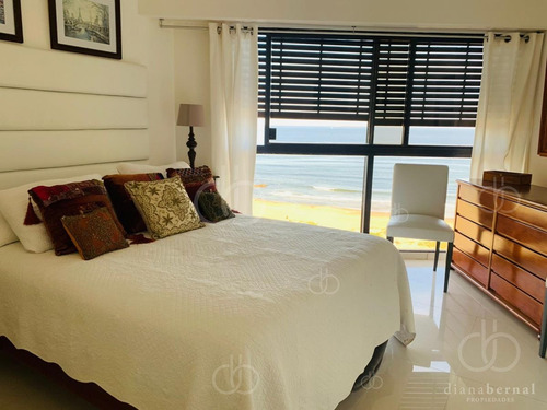 Imagen 13 de 28 de Venta De Apartamento De 2 Dormitorios En Torre Cristal Punta Del Este