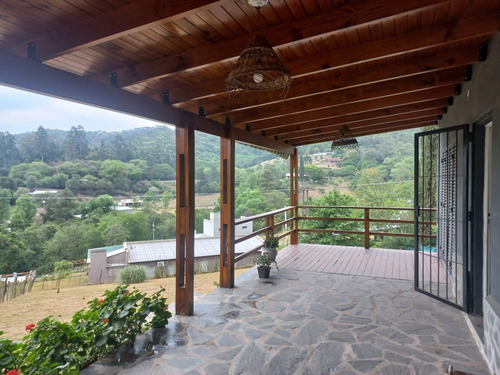 Flores Propiedades Vende Hermosa Casa En Raco A 150 Mts De Ruta 341 Con Vista Excepcional!!!