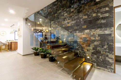 Casa En Venta En El Nuevo Refugio, Finos Acabados Y Distribución.