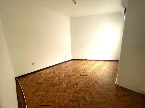 Venta Apartamento Parque Rodó Dos Dormitorios Gastos Bajos Ideal Renta
