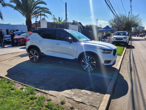 Volvo XC40 1.5 T5 R-Design Hybrid