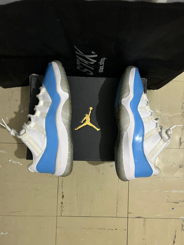 Tenis Jordan 11 Unc Low 2017 (Usado)