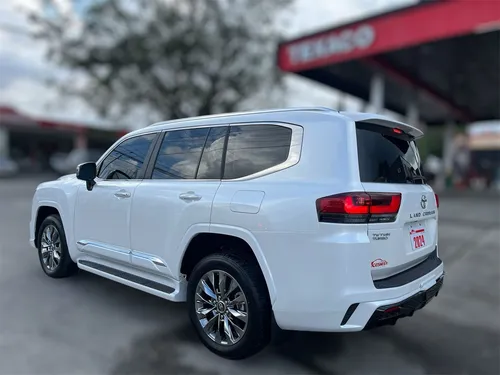 Toyota Land Cruiser 300 Vx.r
