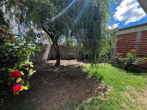 Casa 1 Dorm. En Venta - Calle Escalada Y 132 - General Belgrano.