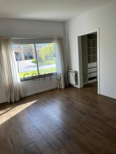 Casa En Venta De 6 Ambientes En Barrio Albanueva Rincon De Milberg