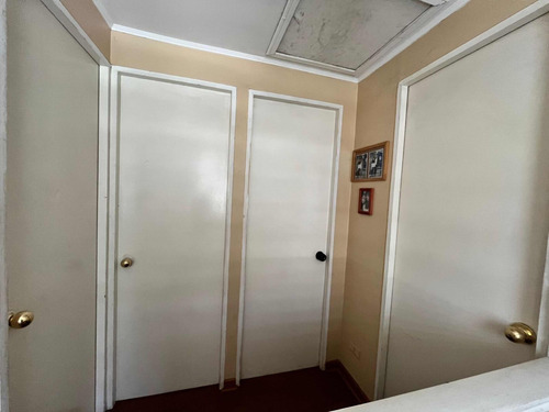 Excelente Casa 4 Dormitorios, 3 Baños, Comuna De Peñalolén