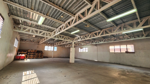 Edificio Venta La Urbina 1600 Mts2 Sonmetros2